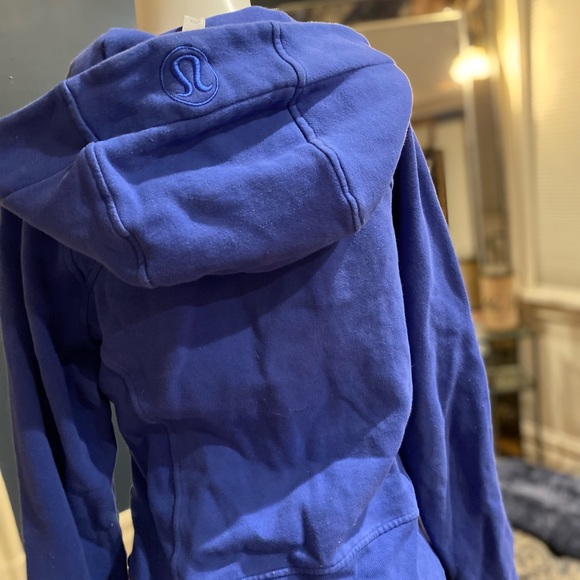 Two Lululemon Scuba’s - Picture 5 of 7